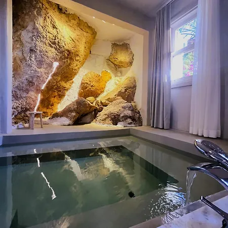 Calestia Boutique House *